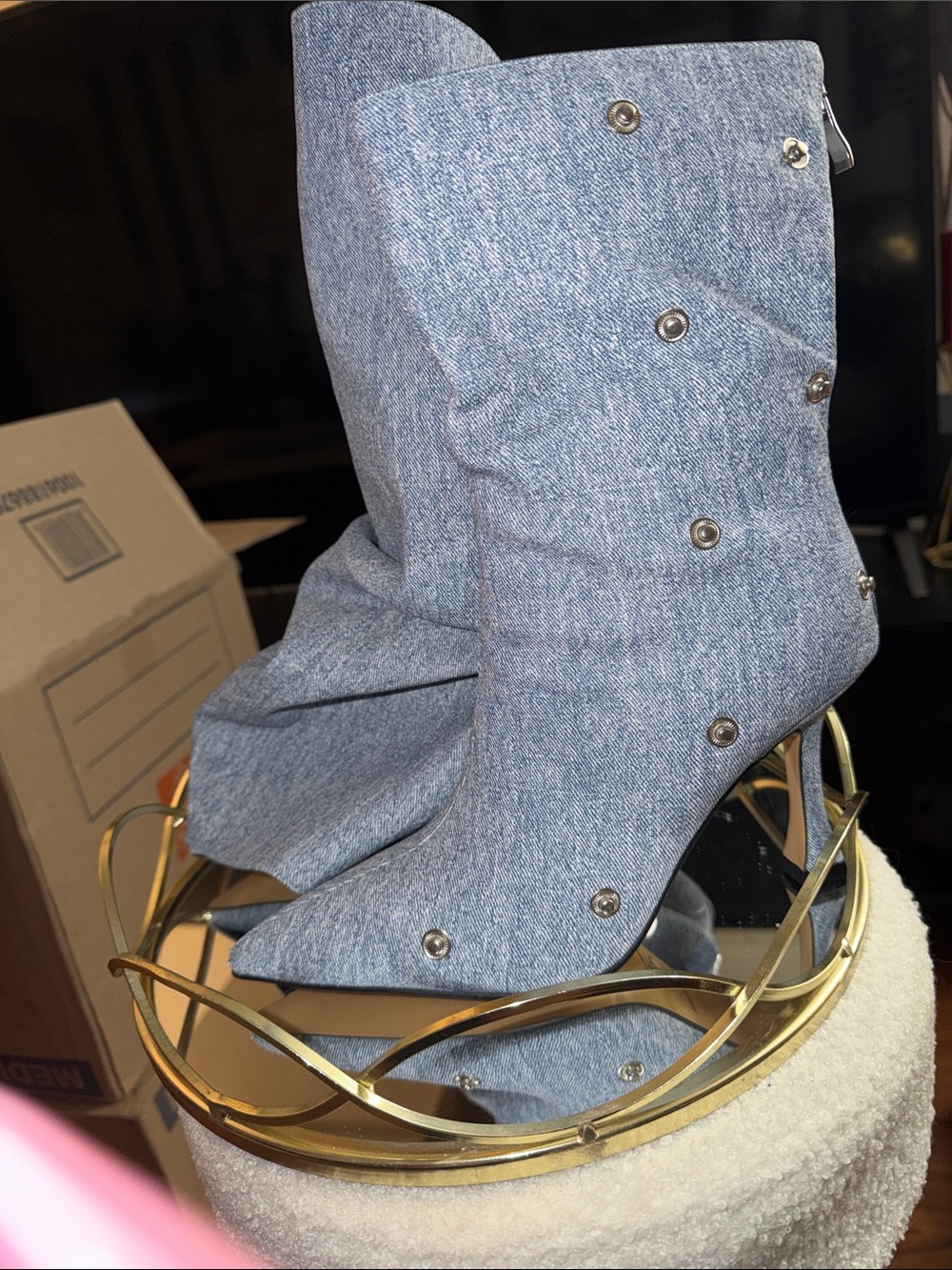 Women’s Light Denim Ankle Zip Boot Jeans - Casual Chic